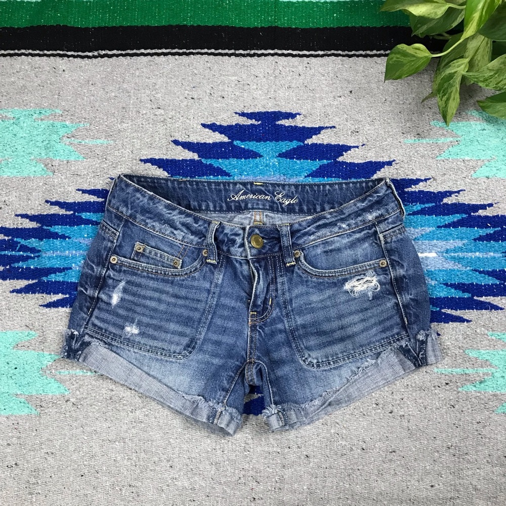 American Eagle Distressed Cuffed Jean Shorts Sz. 4